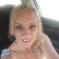 Amber Trahan's Instagram, Twitter & Facebook