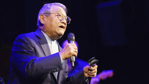 Armando manzanero, el prestigioso cantante mexicano, murió este lunes 28 de diciembre a los 85 años, luego de ser internado por coronavirus. Muere Armando Manzanero El Maestro Mexicano De La Cancion Que Actuo Y Compuso Para El Cine