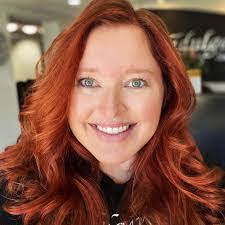 Deborah Vavra's Instagram, Twitter & Facebook