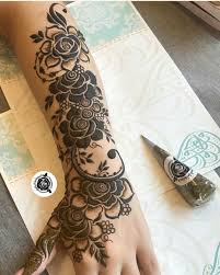 Pin By Samaviyah On Mehndi Design Latest Mehndi Designs Khafif Mehndi Design Henna Tattoo Designs