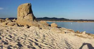 Folsom Lake At Five Percent Beach Beautiful Even In A Drought Folsom Lake Beach Natural Landmarks