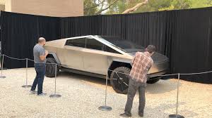 Tesla's cybertruck made a cameo at ai day. Za Kxhbpc Weem