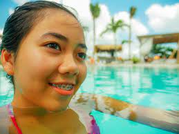 Irresistible teen strips and pleasures herself outdoors. Happy Teen Girl Bikini Teen Girl Legs Lizenzfreie Bilder Und Fotos Kaufen 123rf