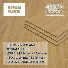 Maka dari itu kami beren floor menghadirkan produk lantai vinyl yang. Lantai Vinyl Plank 2 Mm Dream Floor Harga Per Box Motif Kayu Lembaran Shopee Indonesia