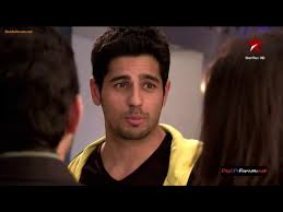 Siddharth Malhotra Promotes Ek Villain On Yeh Hain Mohabbatein Love Ek Villain Bollywood Movies Actors Just when things were smoothing, his lover falls prey to a serial killer. pinterest