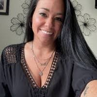 Jennifer Malek's Instagram, Twitter & Facebook