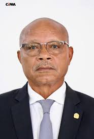 NOVOS GOVERNADORES TOMARAM POSSE 🔻INCLUÍDAS AS TRÊS PROVÍNCIAS RESULTANTES  DA NOVA DIVISÃO POLÍTICO-ADMINISTRATIVA Na tarde desta quarta-feira, 18 de  Dezembro, foram empossados cinco novos Governadores Provinciais, três deles  para dirigirem, em estreia