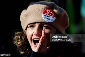 52 Photos & High Res Pictures