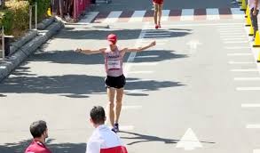 Evan dunfee made history at the 2019 world athletics championships when he won bronze to become canada's first ever medallist in the 50km race walk at the global biennial event. G2ww7700y496om