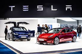 Tesla Verlagert Sein Geschaft Komplett Ins Netz