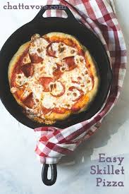 Quick And Easy Pizza Skillet Video Chattavore Recipe Skillet Pizza Easy Pizza Dutch Oven Recipes Cast Iron