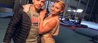 H βασιλική μιλλούση, το μικροκαμωμένο κορίτσι της ομάδας των ωκεανών του nomads από πολύ μικρή ηλικία, μόλις 4 ετών, η βασιλική μιλλούση ασχολήθηκε με τη γυμναστική. Leyterhs Petroynias Oi Apeiles Toy Sto Nomads Gia Th Milloysh 8a Er8w Ekei Kai Photos Video Pasmina Gr