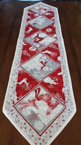 Red White And Silver Christmas Table Runners Silver Christmas Quilt Ta Quilted Table Runners Christmas Quilted Table Runners Patterns Table Runner Pattern