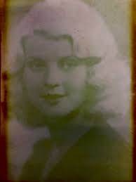 With this cream my grandmother looks 45 at 65. Best collagen emulsion 🥰  Must express something to keep getting my recipes.... Thank you😍