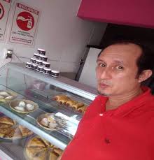 Conoces a Emmanuel Peralta, docente a nivel primaria y emprendedor de  hojaldras