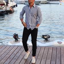 Black And White Striped Shirt Outfit Ideas Striped Shirt Black Pants And Axelarigato Sneakers By Sandro Http Ift Tt 1f8ly65 Ropa Hipster Hombre Ropa Casual De Hombre Moda Hombre Verano