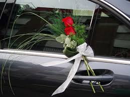 Coches para boda para que ese día, el llegar no sea tu preocupación. Como Realizar La Decoracion Del Coche De Boda Con Facilidad