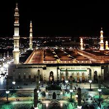 في اطهر بقاع الارض في مدينة رسول الله صلى الله عليه وسلم و من امام مسجده الحرم النبوي المسجد النبوي المدينة ال Beautiful Mosques Mosque Islamic Architecture