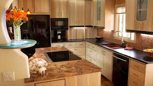 ماده525 1 هي ماده لصق الفورميكا ع الشركه المتحده للكيماويات و المواد اللاصقه Facebook