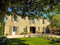 Chambres D Hotes De Charme Dans Les Alpilles En Provence Http Www Luberonweb Com Luberon Chambres Hotes Mas La Maison D Hotes Belle Maison Maison En Pierre