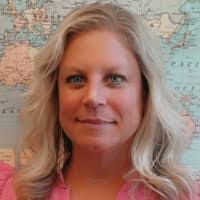 Courtney Theis's Instagram, Twitter & Facebook