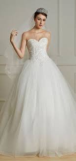 Mila Robe De Mariee Princesse Bustier Coeur A Traine Chapelle Persun Fr Robe De Mariee Robe De Mariee Princesse Mariee Princesse