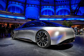 Mercedes Eqs Is Here To Show Tesla What Electric Luxury Sedans Should Be Like Carscoops Mercedes Luxury Sedan Mercedes Models