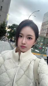 배지현 Stella Bae 智現 Zhixian (@jihyeoneeie)