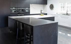 Granit dinding dapur minimalis, putih yang berbeda. 13 Warna Corak Meja Dapur Granit Jadi Terlihat Mewah