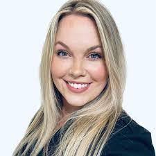 Lorraine Livingston's Instagram, Twitter & Facebook