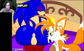 Sonic and Tales got a lot of cum on his face and in his ass 