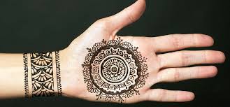 10 Round Mehndi Designs You Should Definitely Try In 2019 Round Mehndi Design Back Hand Mehndi Designs Circle Mehndi Designs