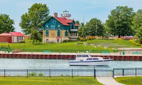 Patoka lake marina is a full service marina, featuring rentals of pontoon boats, houseboats, floating cabins, and more. Patoka Lake Vacation Rentals Homes Indiana United States Airbnb