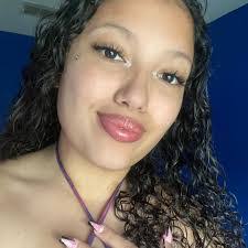 Christina Jasmin's Instagram, Twitter & Facebook