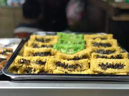 Pasar malam yang seluas satu blok ini menyediakan makanan khas taipei yang murah dan tentunya lezat loh! 4 Jajan Hits Yang Sering Di Temui Di Pasar Malam Yang Mana Jajan Favoritmu Kumparan Com