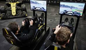 Mit sky supersport alle trainings, qualifyings und rennen live erleben es soll nicht das gesamte rennen regnen, aber das wechselhafte wetter wird heute mehr als ein faktor sein. Formel 1 Wann Findet Der Nachste Virtuelle F1 Grand Prix Statt