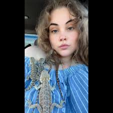 Fortnite's New Sabrina Carpenter Skin and Target Audience