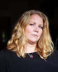 Vårdbiträdens löner halkar efter