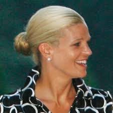 Karla Kahn's Instagram, Twitter & Facebook