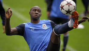 Otamendi ainda passará por exames médicos antes da assinatura do contrato. Mangala Und Otamendi Zu United