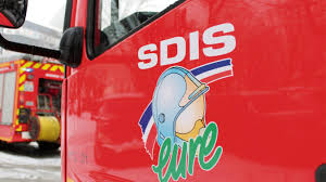 Photo Une habitation en flammes dans la nuit de vendredi  samedi prs ...