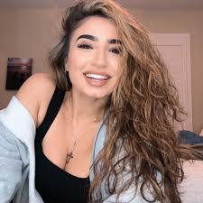 Monique Arroyo's Instagram, Twitter & Facebook