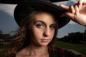 Alissa Blake's Instagram, Twitter & Facebook