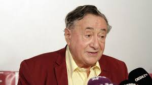 Er spricht bei volker piesczek über eine mögliche… Krankenhaus Und Bettruhe Richard Lugner Ist Schwer Gesturzt Promiflash De