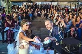 Teniendo como fondo el bello paisaje de ensenada, baja california, el actor juan pablo medina, mejor conocido como 'chespi', y su novia, la galerista jimena carranza se casaron por la iglesia. Fotogaleria