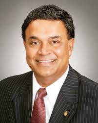 Tom Abraham's Instagram, Twitter & Facebook