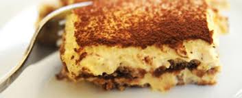 Il tiramisù con i pavesini è una variante sfiziosa della vera ricetta del tiramisù, di origine italiana, amata da grandi e piccini. Tiramisu Classico Senza Uova Crude Con Pavesini O Savoiardi
