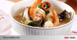 Dilengkapi graol atau cakue udang sebagai pengganti baguette (roti prancis). Resep Sup Udang Kuah Jahe Cocok Untuk Hangatkan Badanmu Saat Hujan