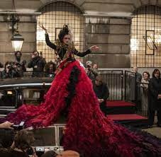 Disney fans can see it in the movie theater or via paid premier. Disneys Cruella Setzt Auf Emma Stone Als Schurkin Welt