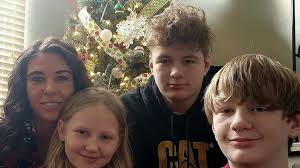 Colette Hess's Instagram, Twitter & Facebook